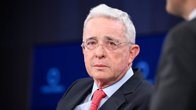 cnne-1468252-uribe